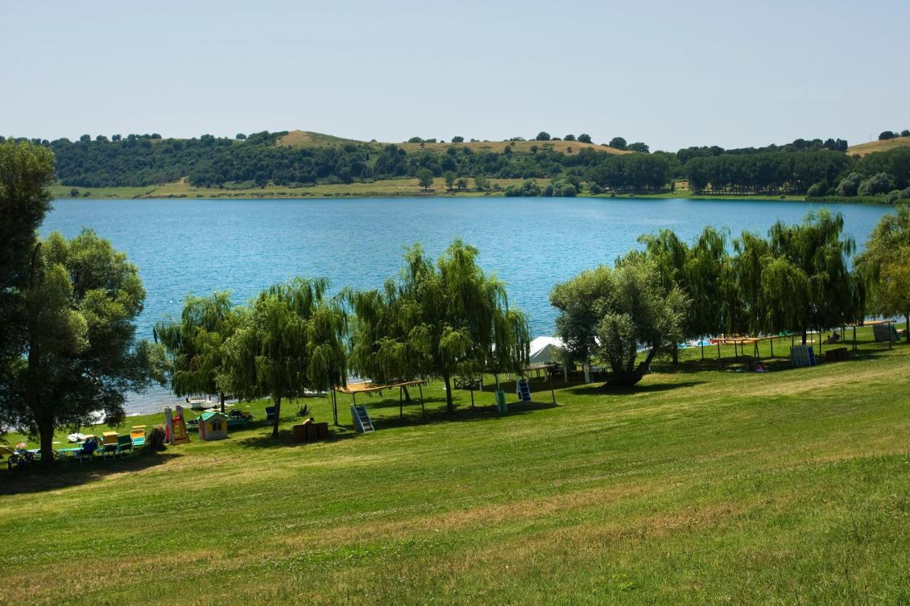 Agriturismo Potrero Grande Sul Lago Di Martignano Con Spiaggia Campagnano Di Roma Exterior foto